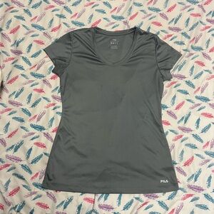 🌻Fila heat gear T-shirt